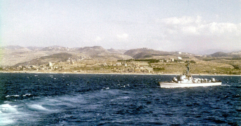 אח"י רומח מול חופי לבנון, 1982.
